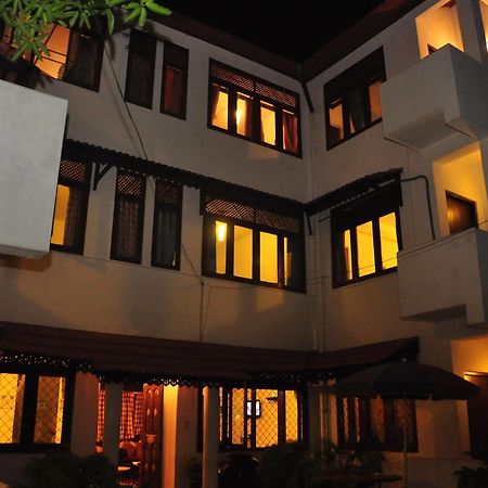 Blue Seas Guest House Dehiwala-Mount Lavinia Екстериор снимка
