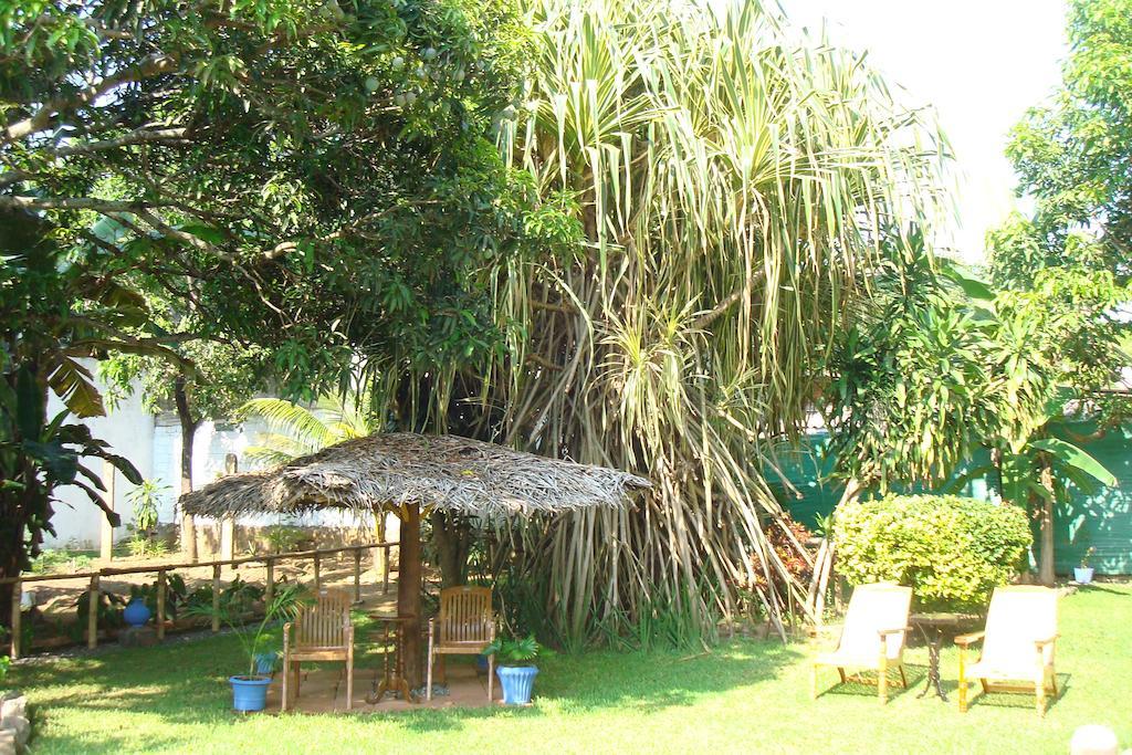 Blue Seas Guest House Dehiwala-Mount Lavinia Екстериор снимка