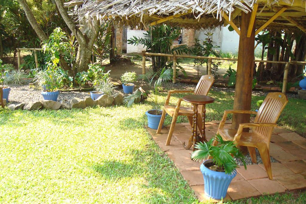Blue Seas Guest House Dehiwala-Mount Lavinia Екстериор снимка