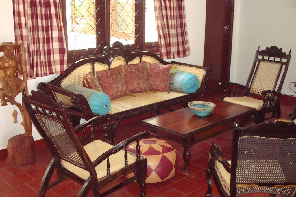 Blue Seas Guest House Dehiwala-Mount Lavinia Екстериор снимка