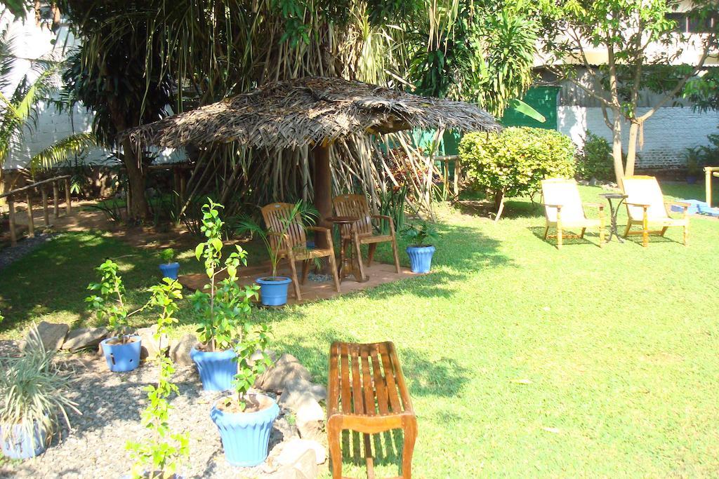 Blue Seas Guest House Dehiwala-Mount Lavinia Екстериор снимка