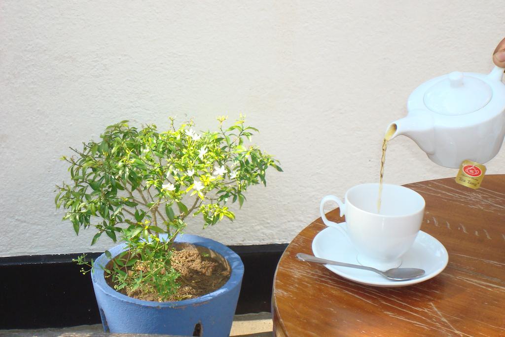 Blue Seas Guest House Dehiwala-Mount Lavinia Екстериор снимка
