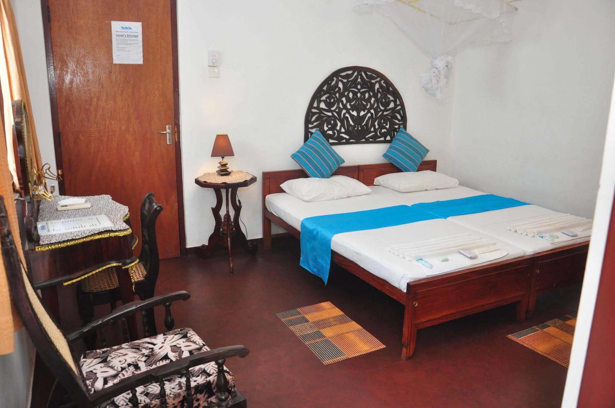 Blue Seas Guest House Dehiwala-Mount Lavinia Екстериор снимка