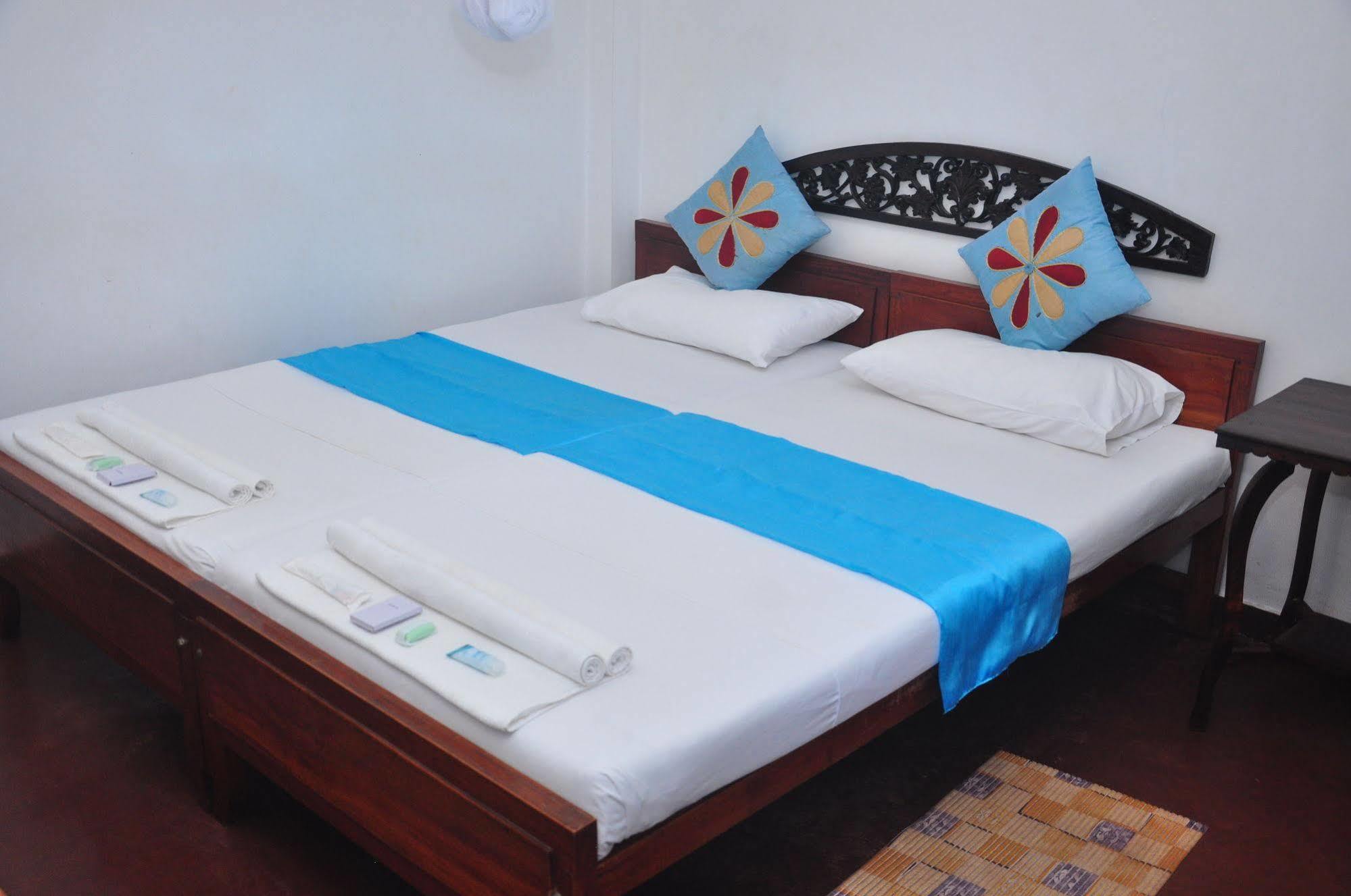 Blue Seas Guest House Dehiwala-Mount Lavinia Екстериор снимка