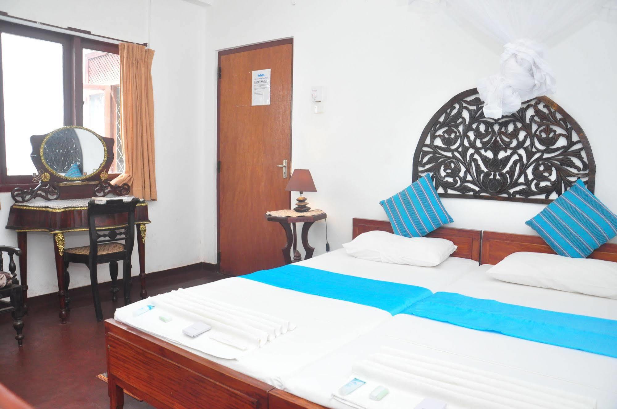 Blue Seas Guest House Dehiwala-Mount Lavinia Екстериор снимка