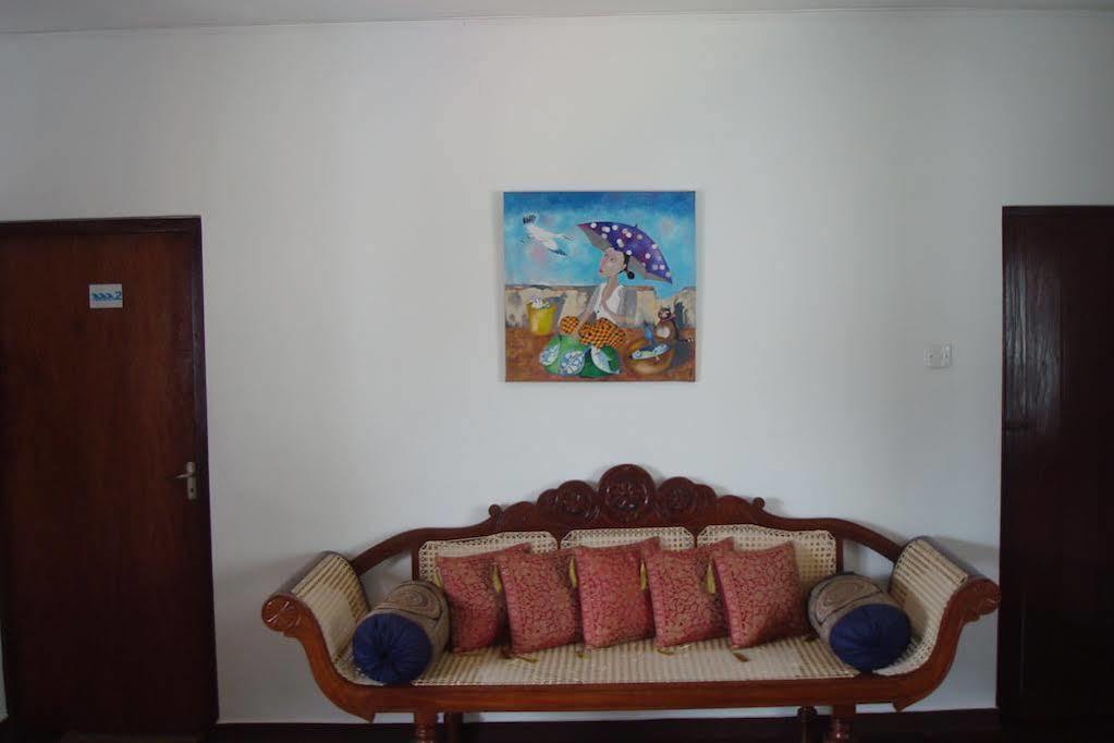 Blue Seas Guest House Dehiwala-Mount Lavinia Екстериор снимка
